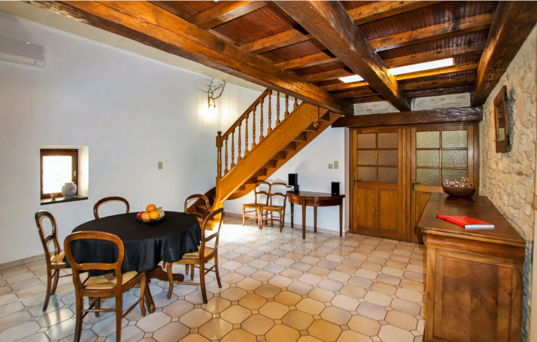 Maison-Bourg-Saint-Andeol-REF7539635